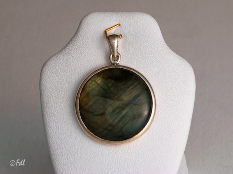 Pendentif avec labradorite